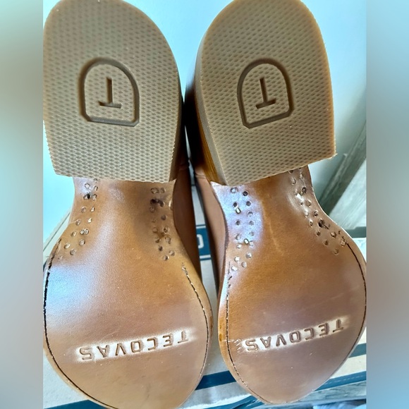NEW in original box, never worn Tecovas Annie in Caramel. Size 8 - Picture 4 of 5
